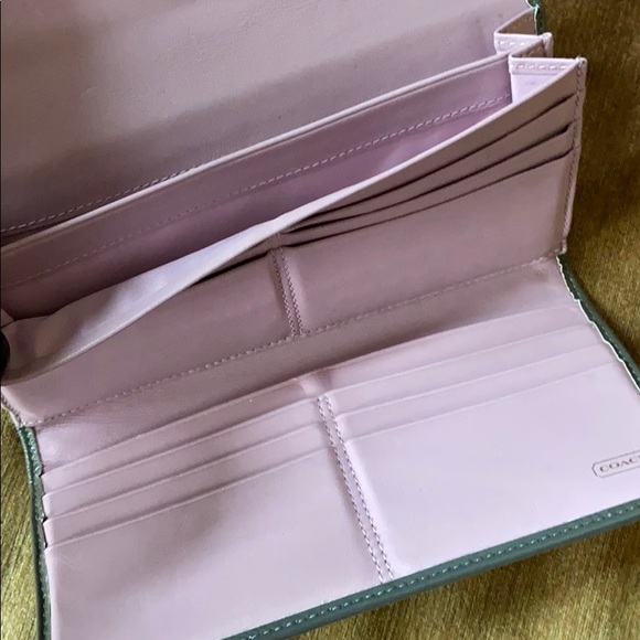 Coach genuine patent leather wallet Legacy Collection flap style - Picture 6 of 8